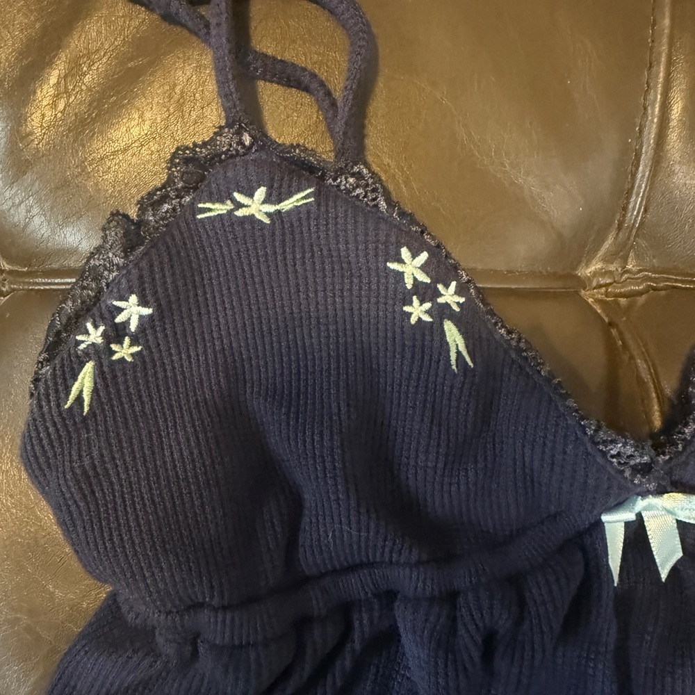 Edikted Navy Blue Crop Top with Embroidered Stars - Picture 2 of 2